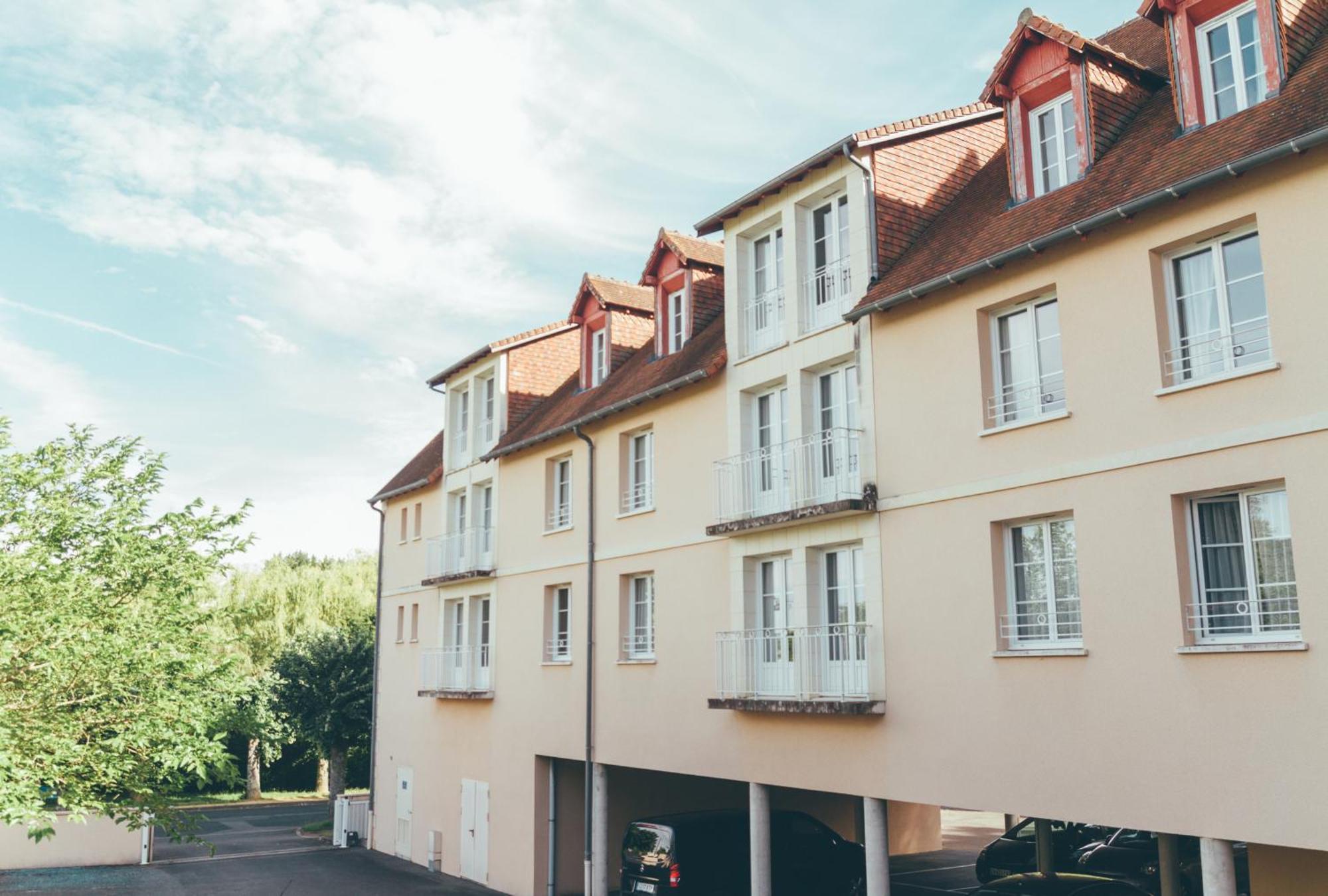 Terres De France - Appart'Hotel La Roche-Posay Exterior foto