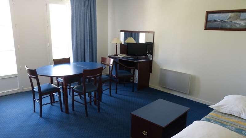 Terres De France - Appart'Hotel La Roche-Posay Habitación foto
