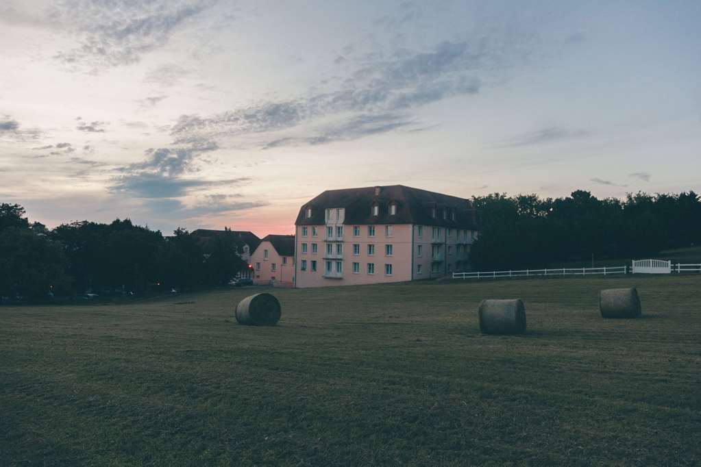 Terres De France - Appart'Hotel La Roche-Posay Exterior foto